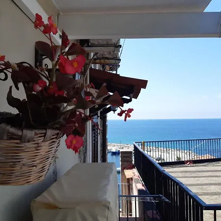 בית נופש L'abbraccio Del Mare מונטקוריצ'ה