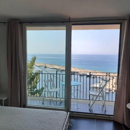 L'abbraccio Del Mare בית נופש מונטקוריצ'ה