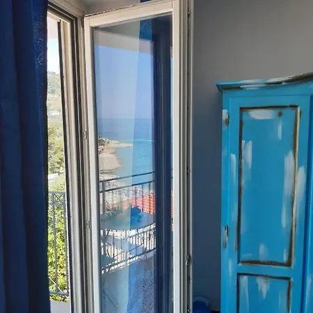 L'abbraccio Del Mare * מונטקוריצ'ה